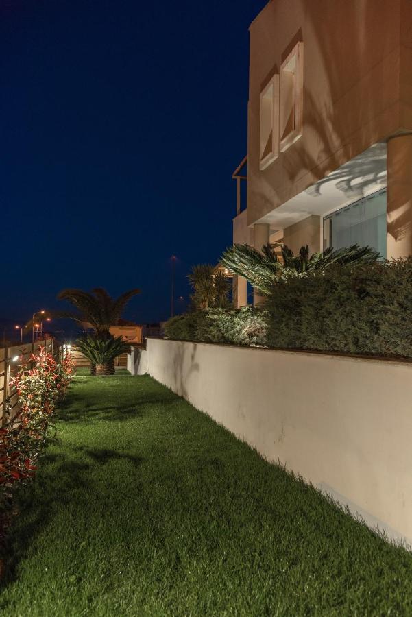 Villa Luminous Nea Iraklitsa Exteriör bild