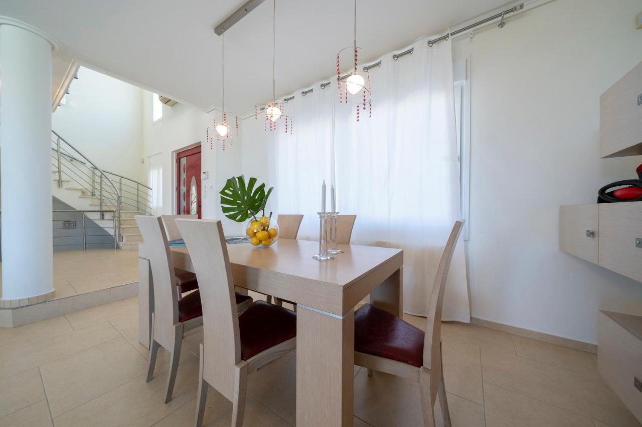 Villa Luminous Nea Iraklitsa Exteriör bild